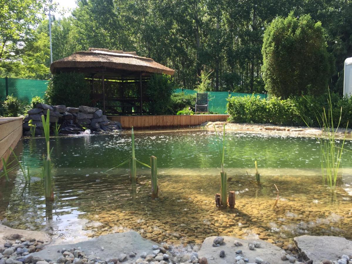 Öko Kemping és Glamping Tiszadada Extérieur photo