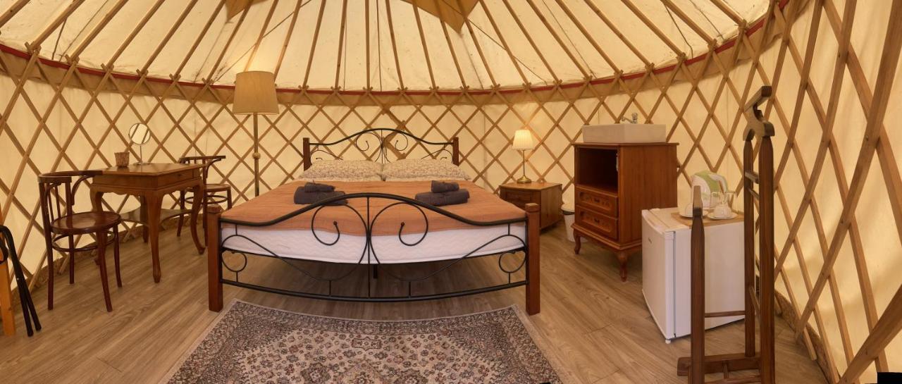 Öko Kemping és Glamping Tiszadada Extérieur photo