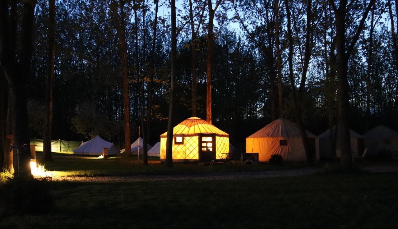 Öko Kemping és Glamping Tiszadada Extérieur photo