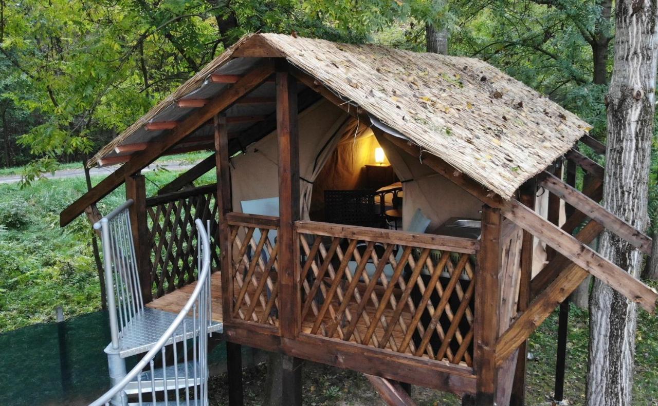 Öko Kemping és Glamping Tiszadada Extérieur photo