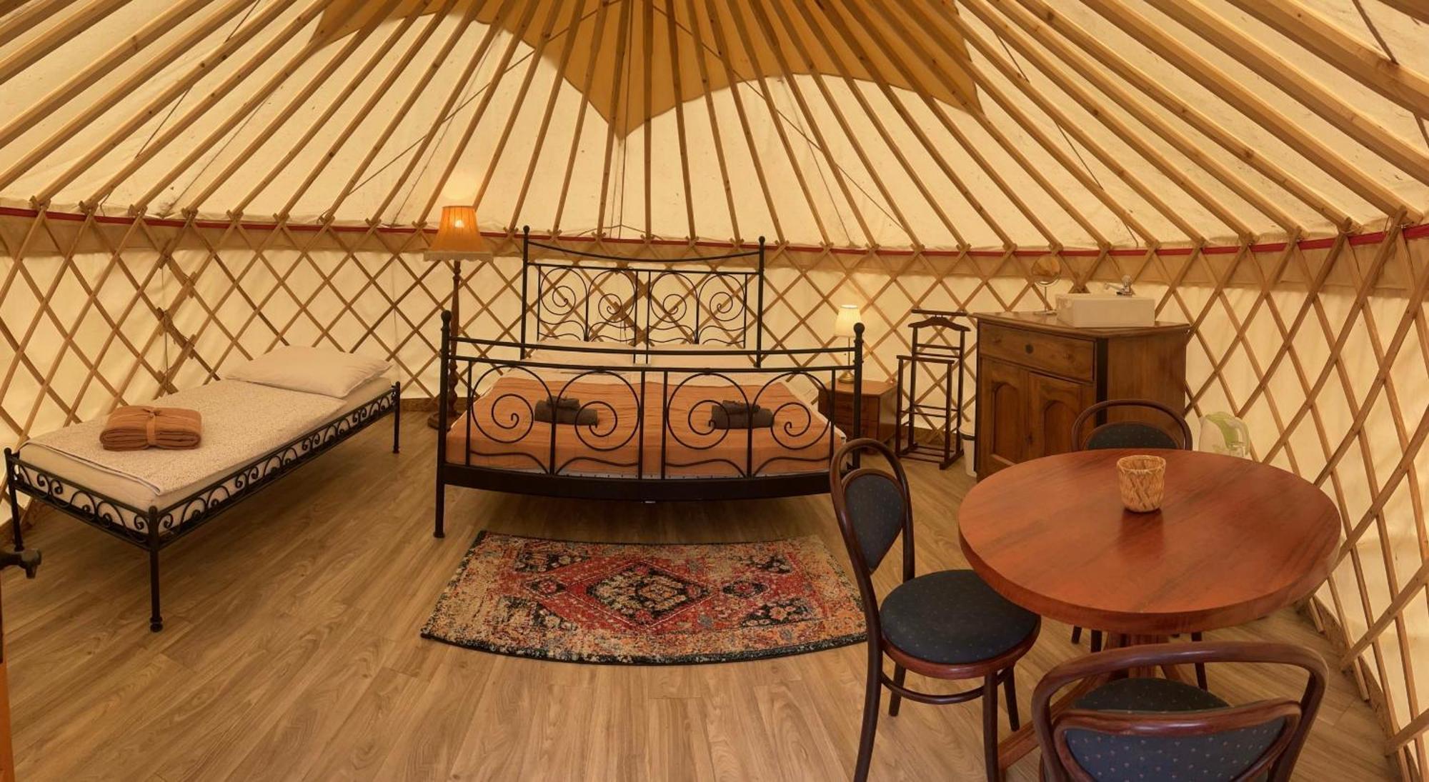 Öko Kemping és Glamping Tiszadada Extérieur photo