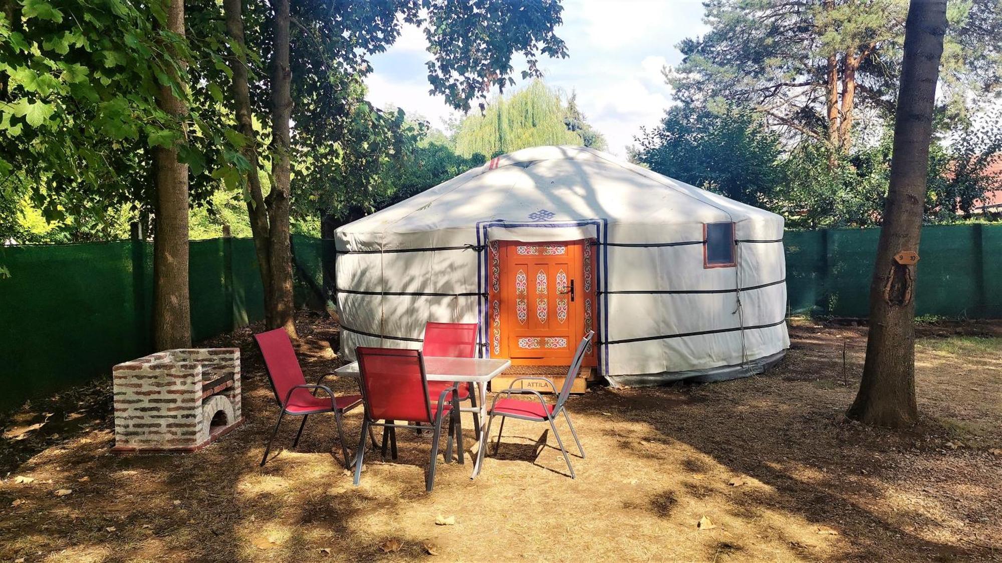 Öko Kemping és Glamping Tiszadada Extérieur photo